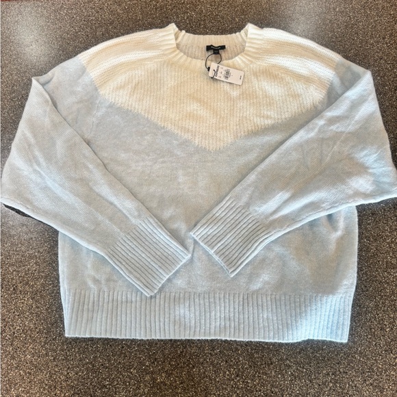 EXPRESS SKIRT AND SWEATER. BOUGHT SEPARATELY BUT SELLING AS A SET. SIZE LARGE. - Picture 10 of 11